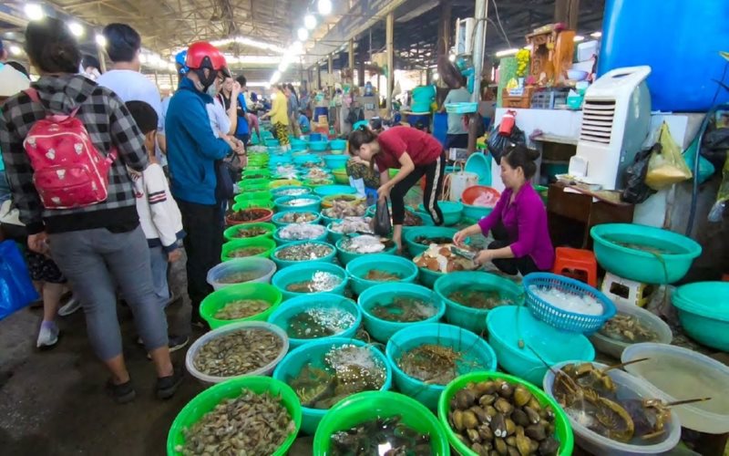 Chợ hải sản Hàng Dương 